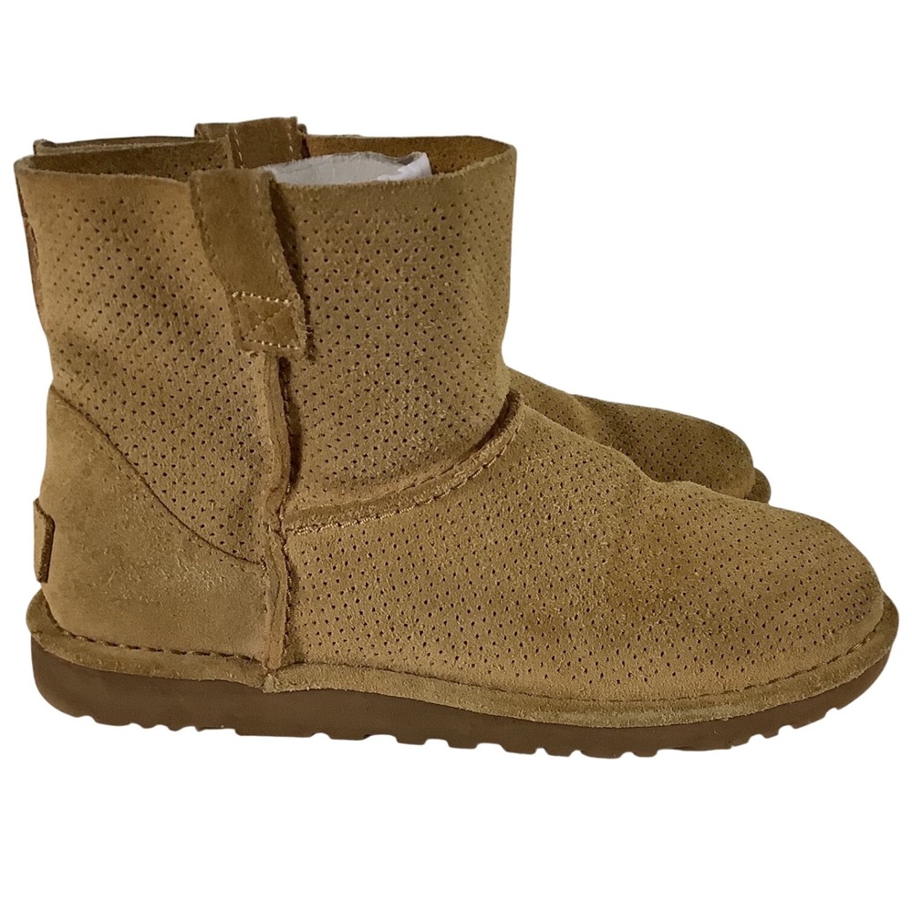UGG Classic Unlined Mini Perforated Tan Suede Ankle Boots 1016852‎ Womens 8 - Picture 2 of 7